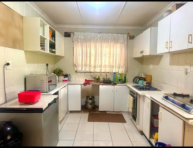 3 BEDROOM HOUSE FOR SALE IN UMLAZI N